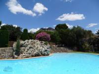Villa Panorama, gro&szlig;er Pool mit riesigen Garten