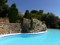 Villa Panorama, gran piscina con enorme jard&iacute;n